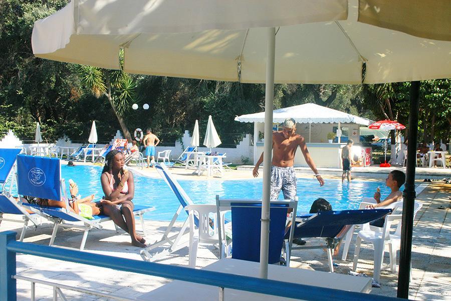 Camping Village Kalamitsi Beach