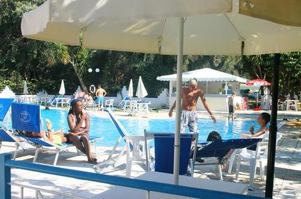 Camping Village Kalamitsi Beach