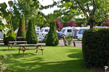 Briarfields Motel & Touring Park