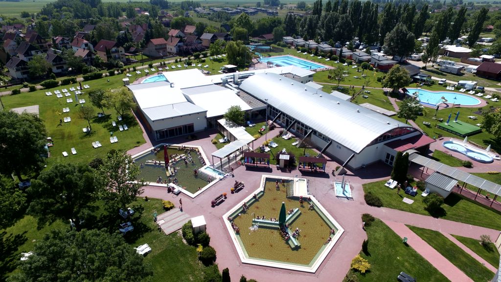 TiszaParti Thermal Camping in Tiszakécske Ungarn ACSI