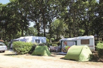 Camping Du Domaine De Pont Mahé