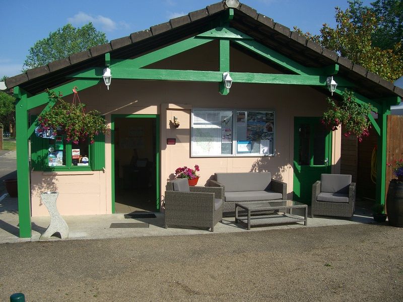 Camping La Cascade à Tonnerre France ACSI