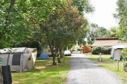 Camping Le Petit Booth