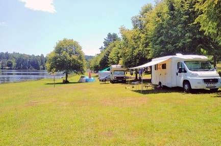 Camping Domaine du Lac de Feyt