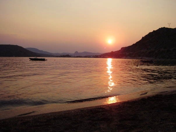 Camping Lefka Beach