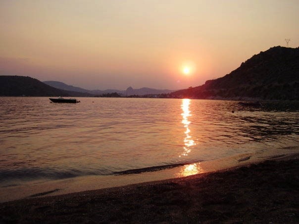 Camping Lefka Beach