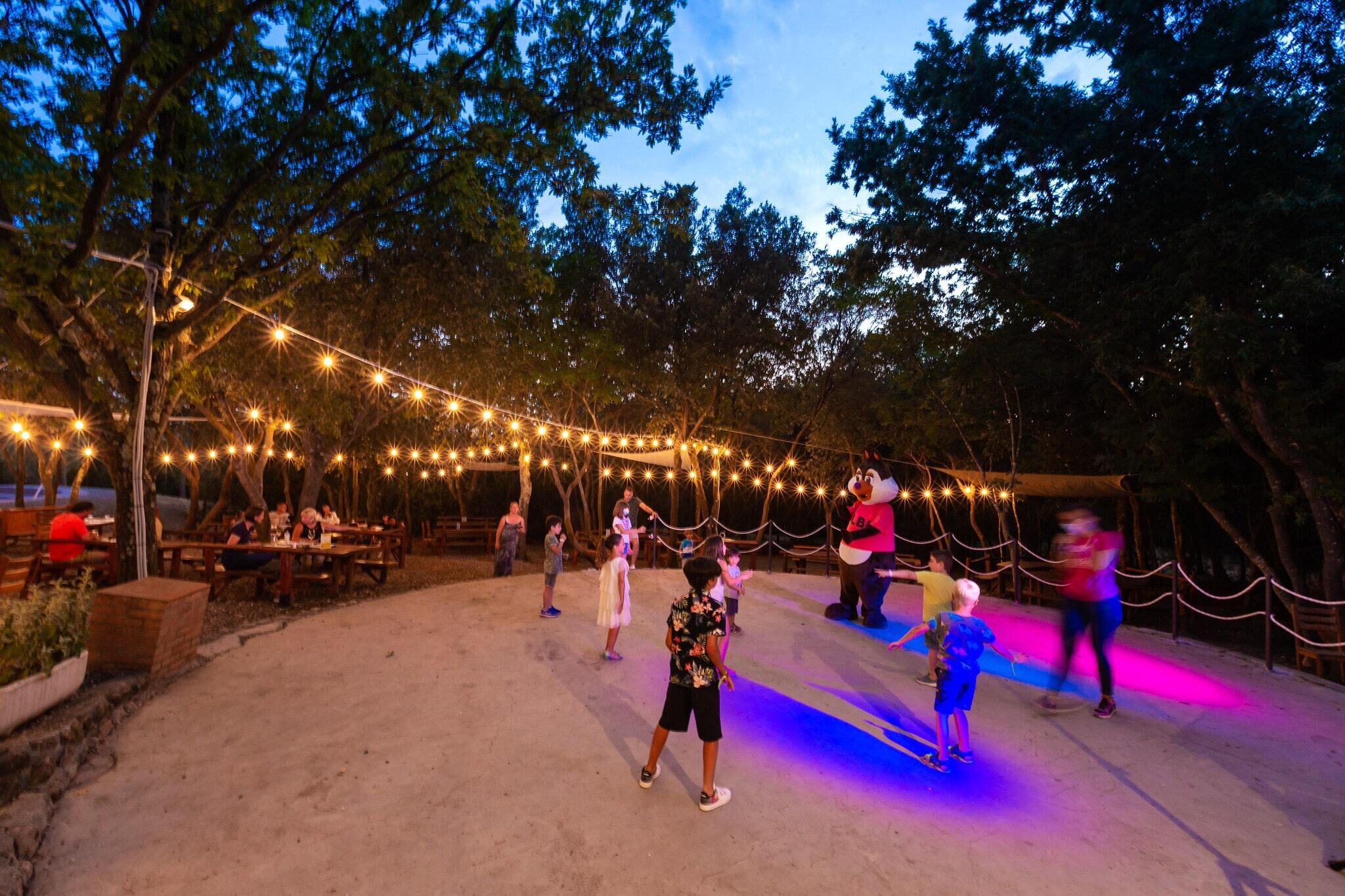 hu Montescudaio Village