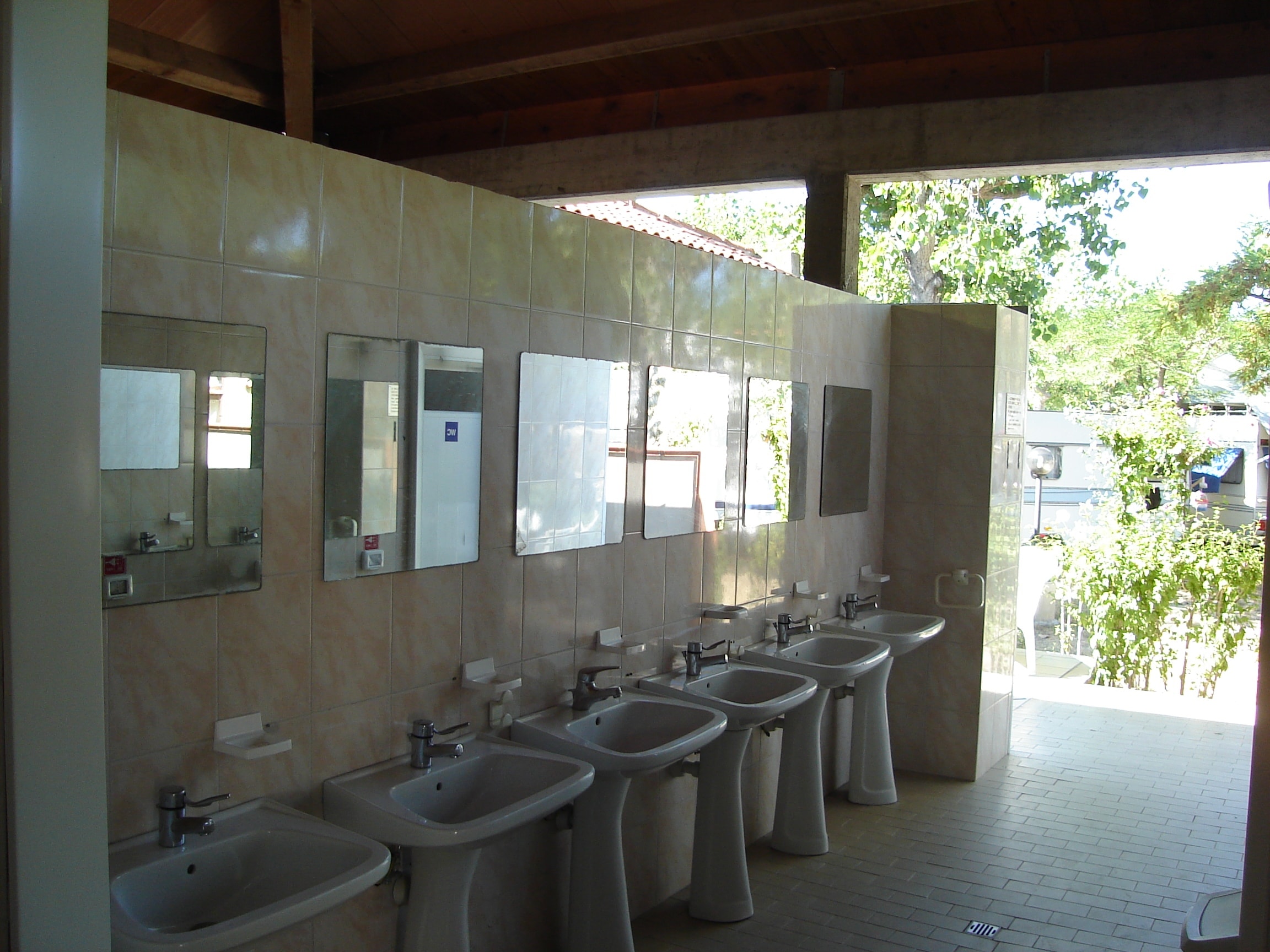 Pineto Beach Village & Camping