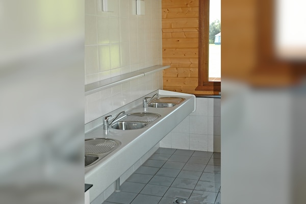 Camping De Bronzen Emmer