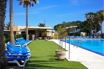 Camping Los Escullos