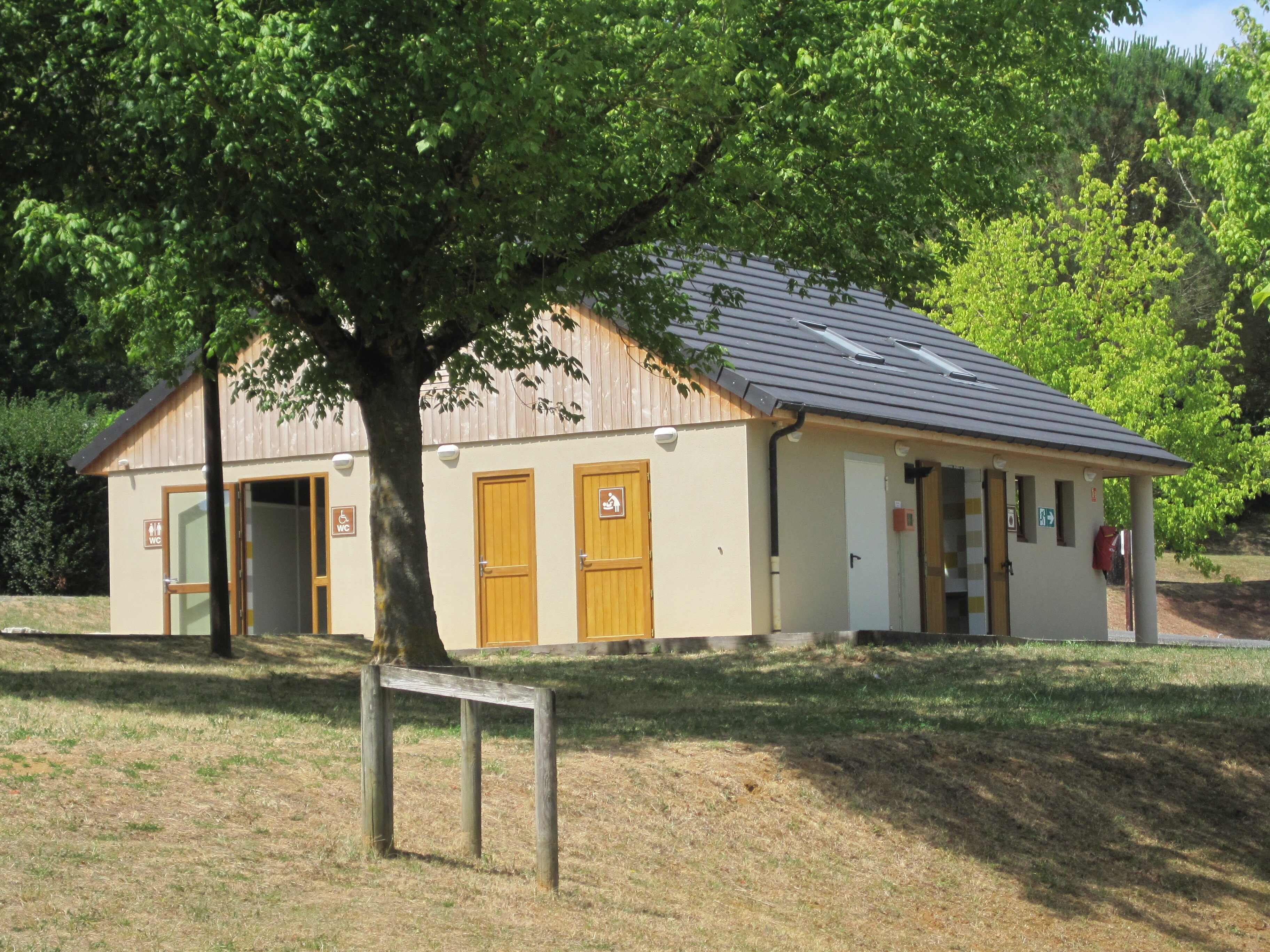 Flower Camping Le Lac du Causse