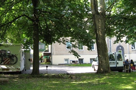 Downtown Forest Hostel & Camping