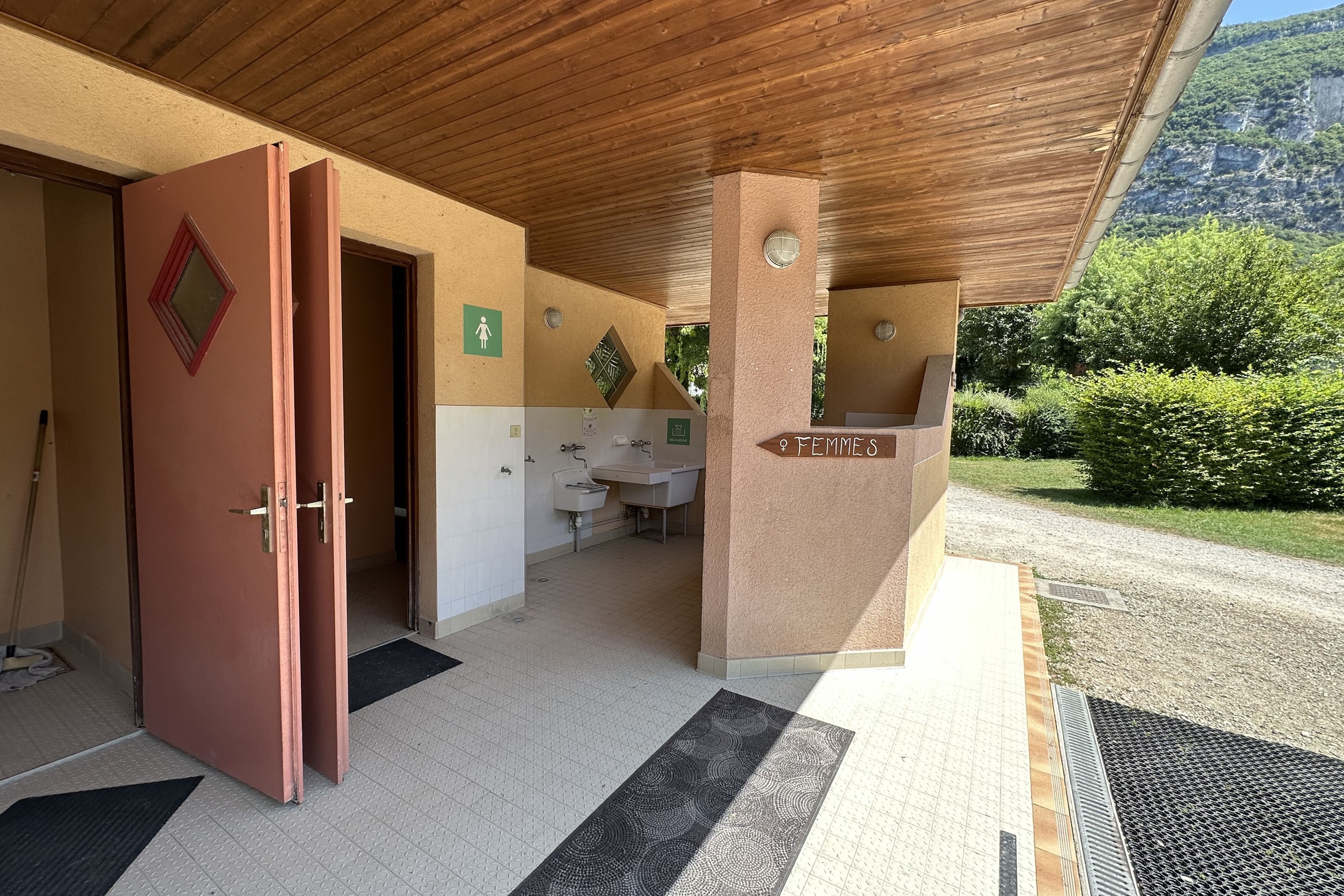 Camping Les Peupliers du Lac Onlycamp