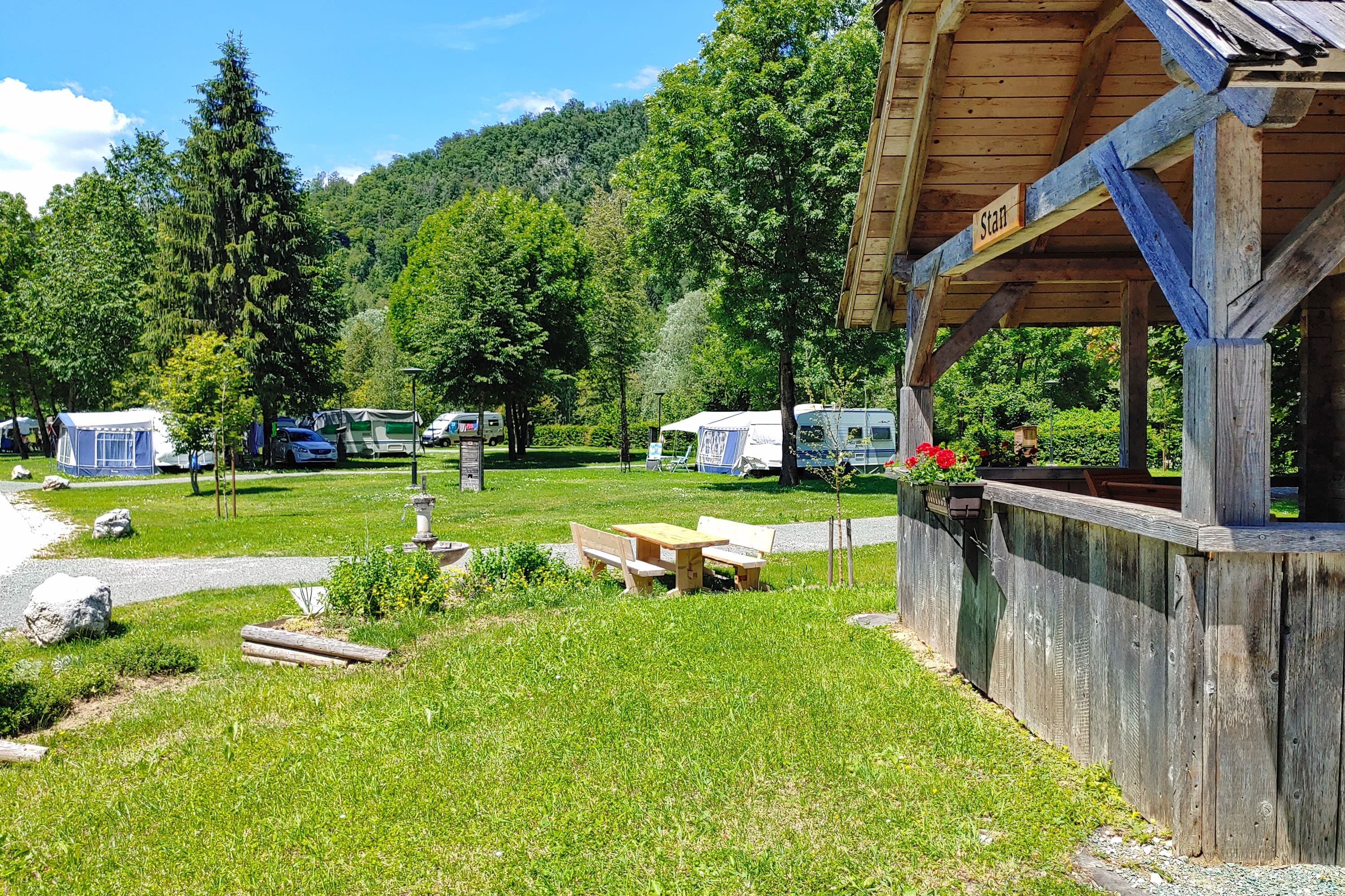 Kamp Danica Bohinj