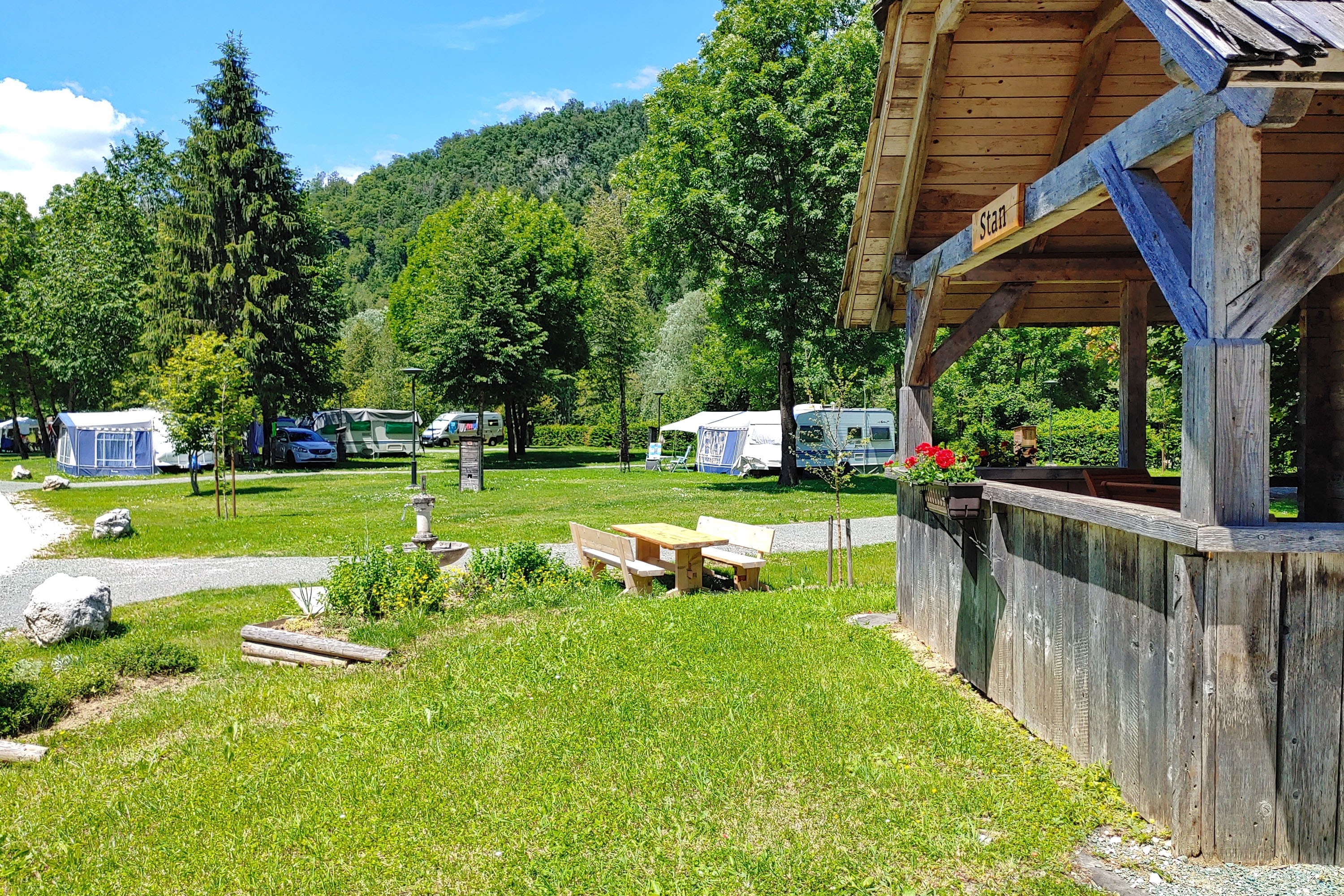 Kamp Danica Bohinj