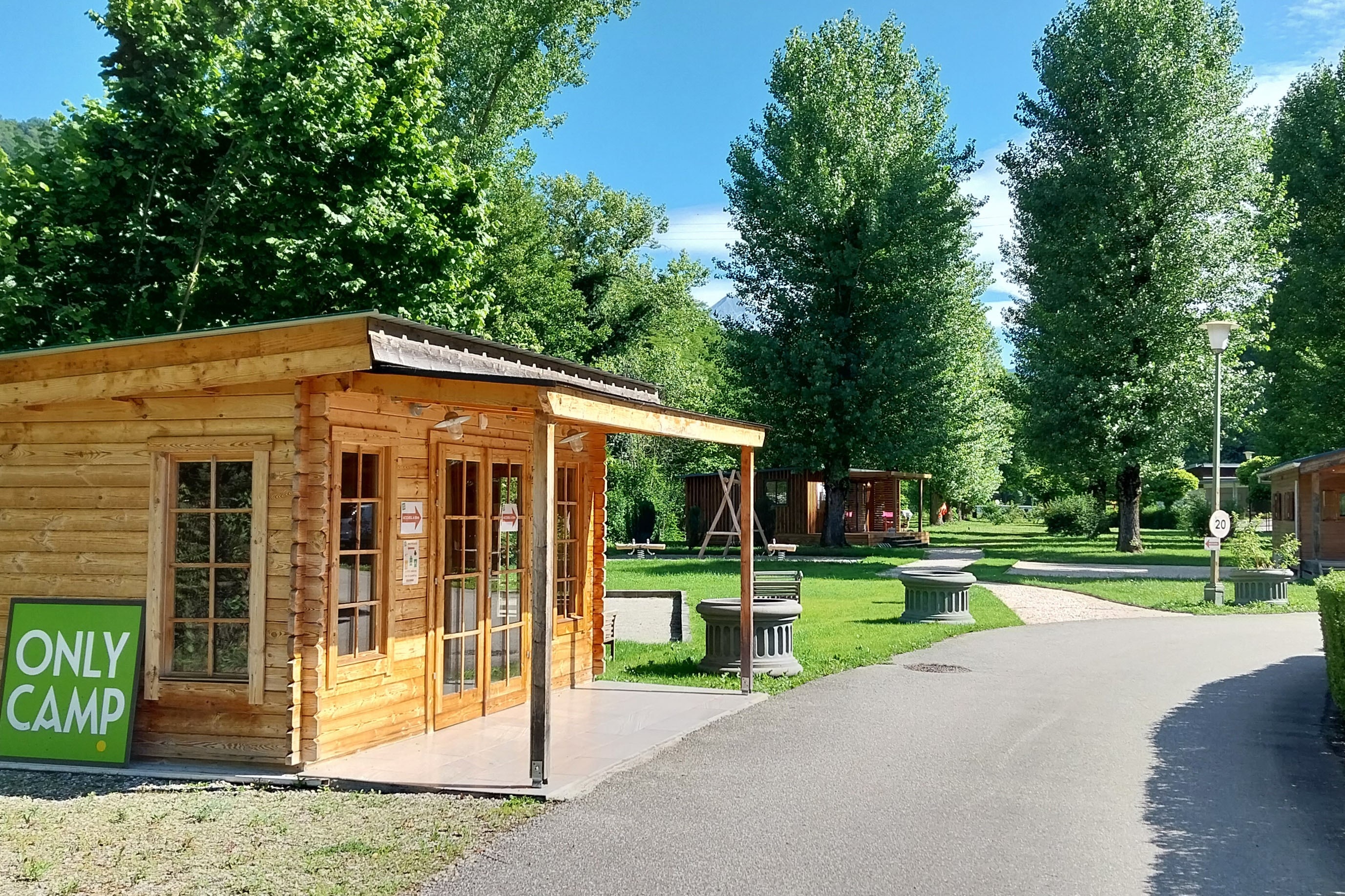 Camping Les Adoubes Onlycamp