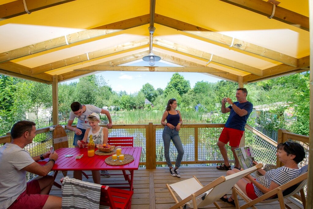 Flower Camping du Lac de la Chausselière