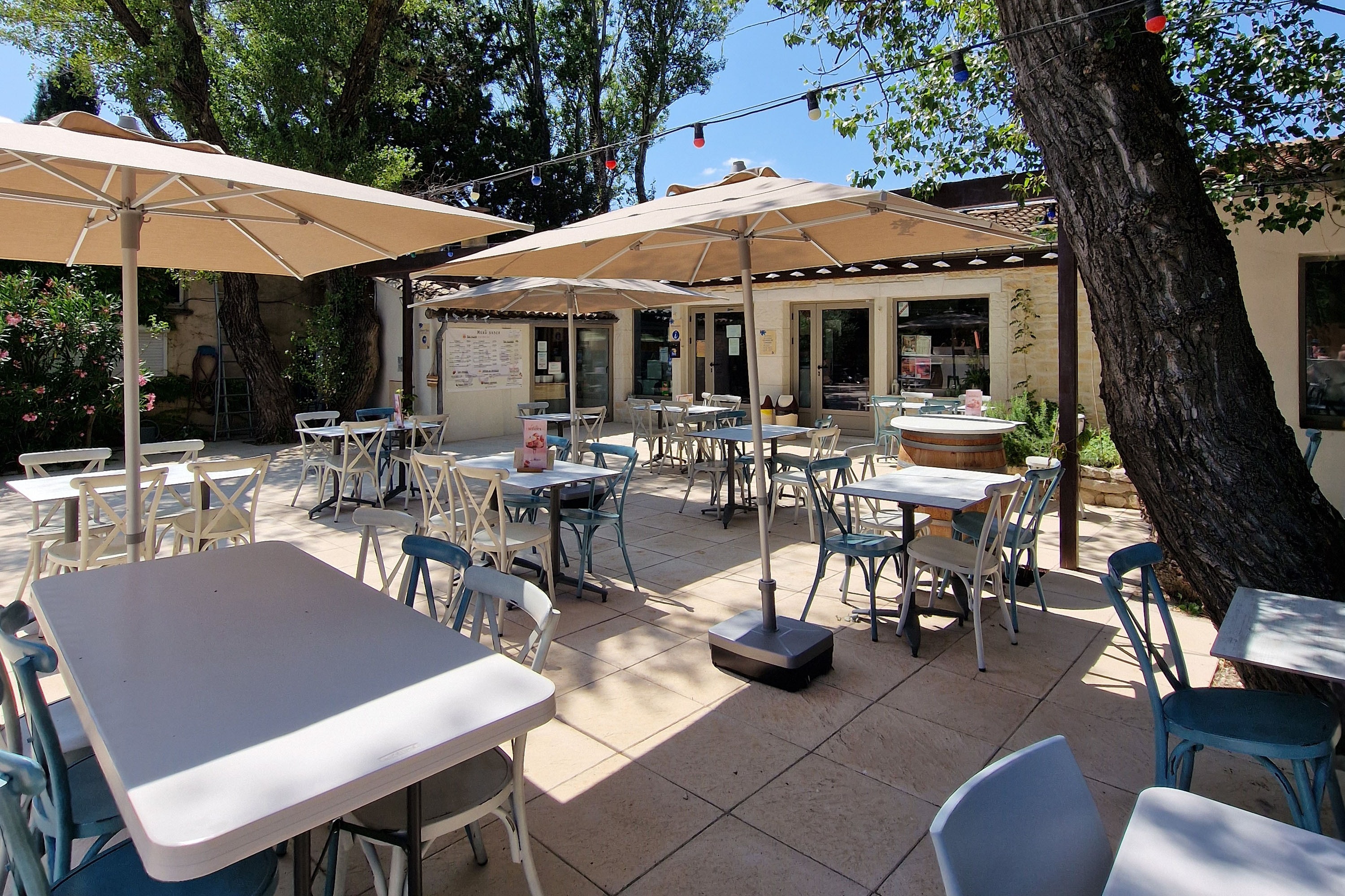 Flower Camping Les Rives de l'Aygues