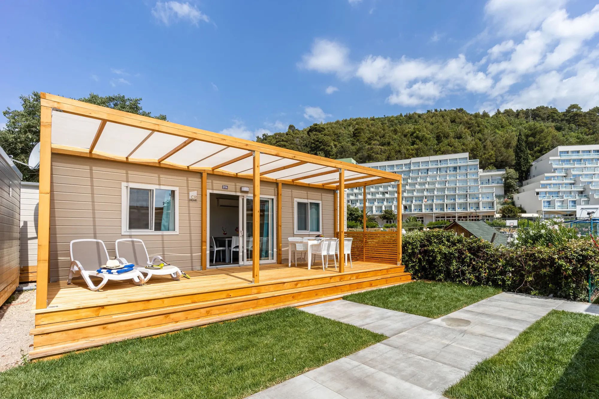 Oliva Camp & Residence