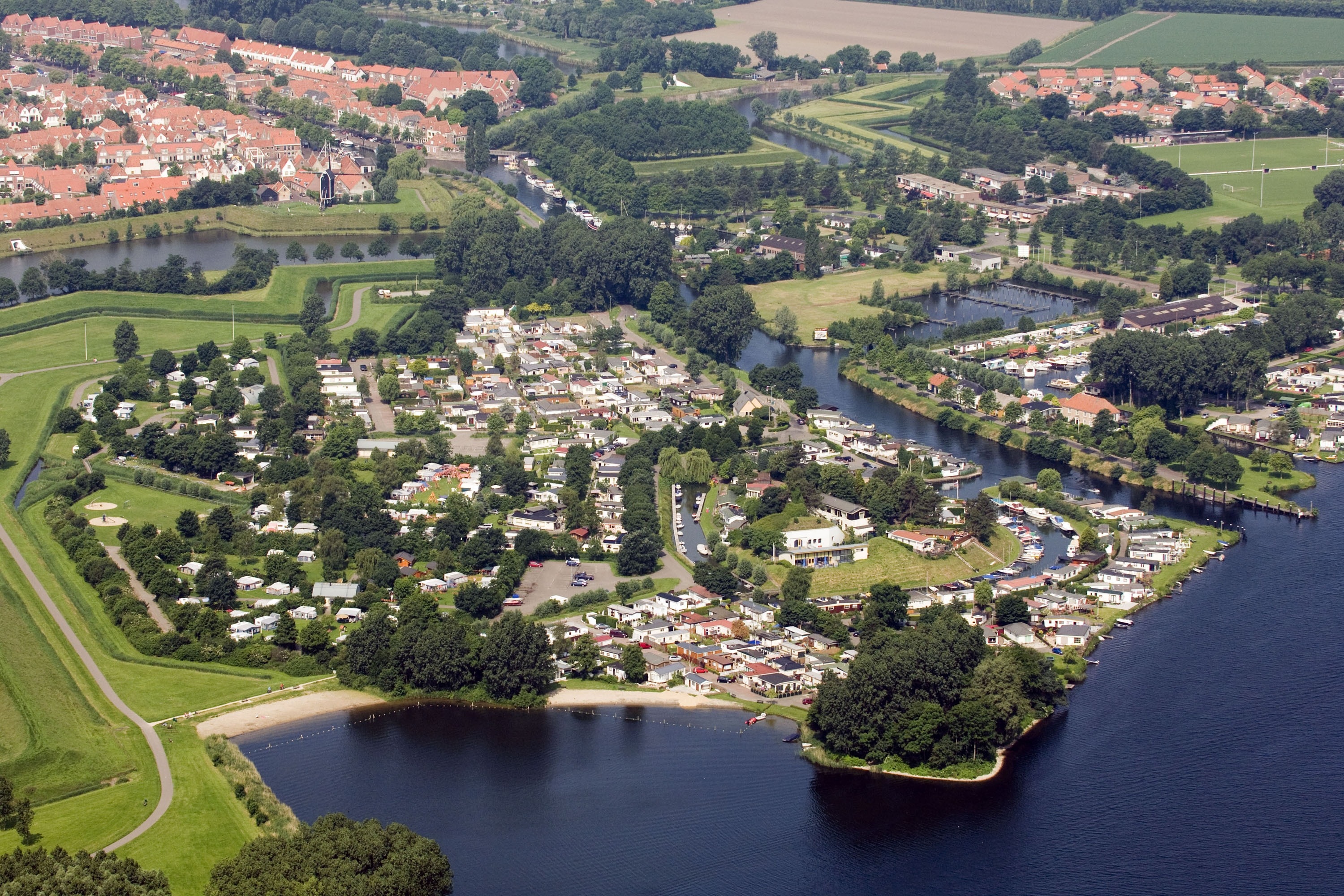 Camp. Jachthaven de Meeuw