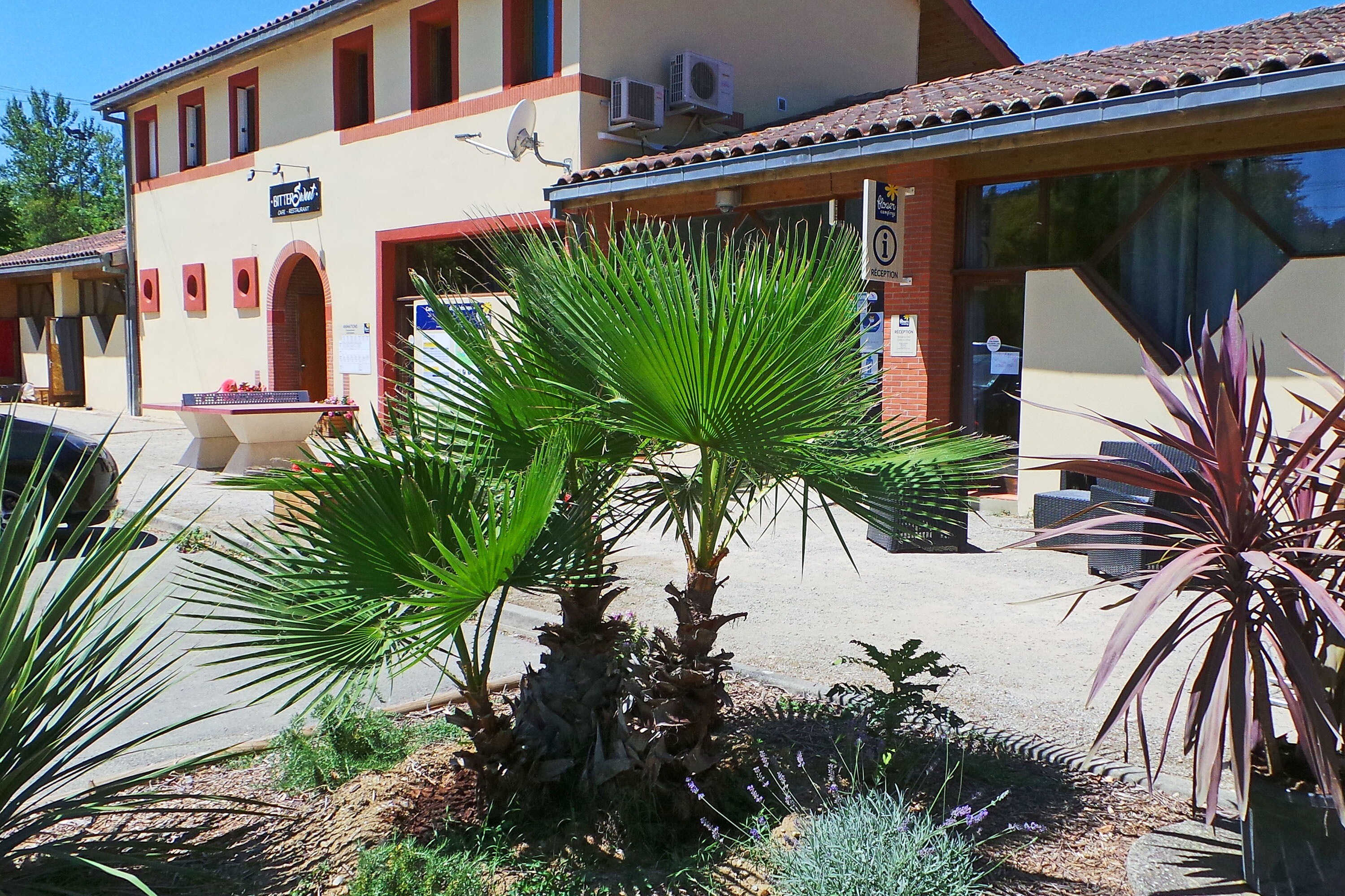 Flower Camping du Lac de la Thésauque