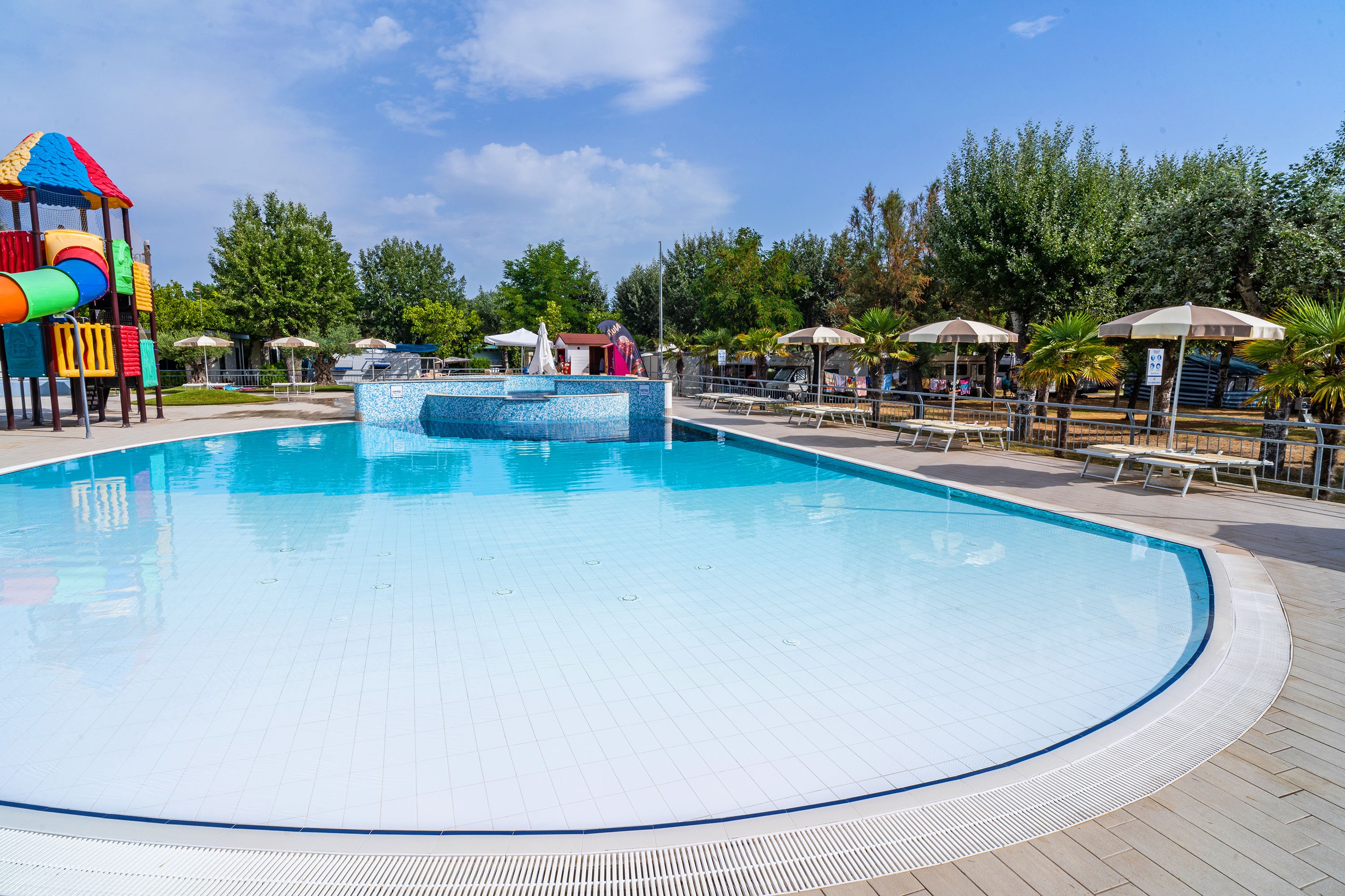 Club del Sole Stork Family Collection