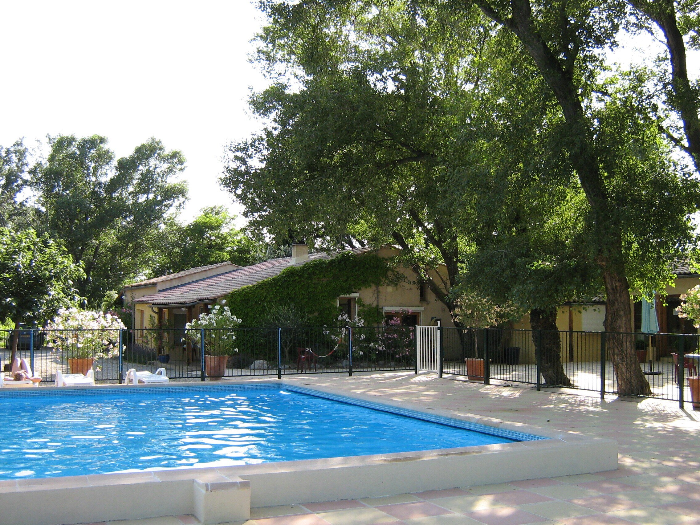 Flower Camping Les Rives de l'Aygues