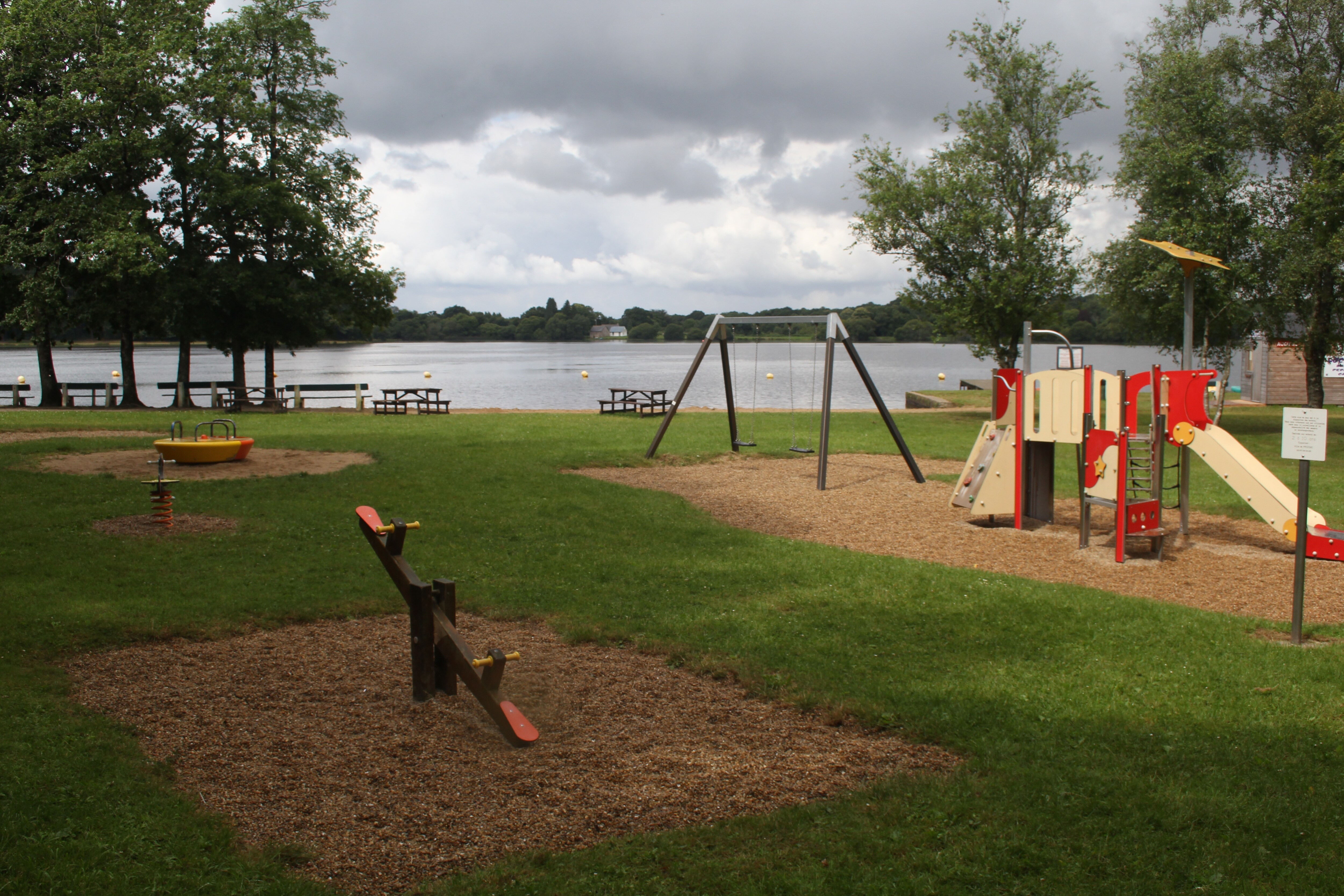 Camping Le Lac ô Fées