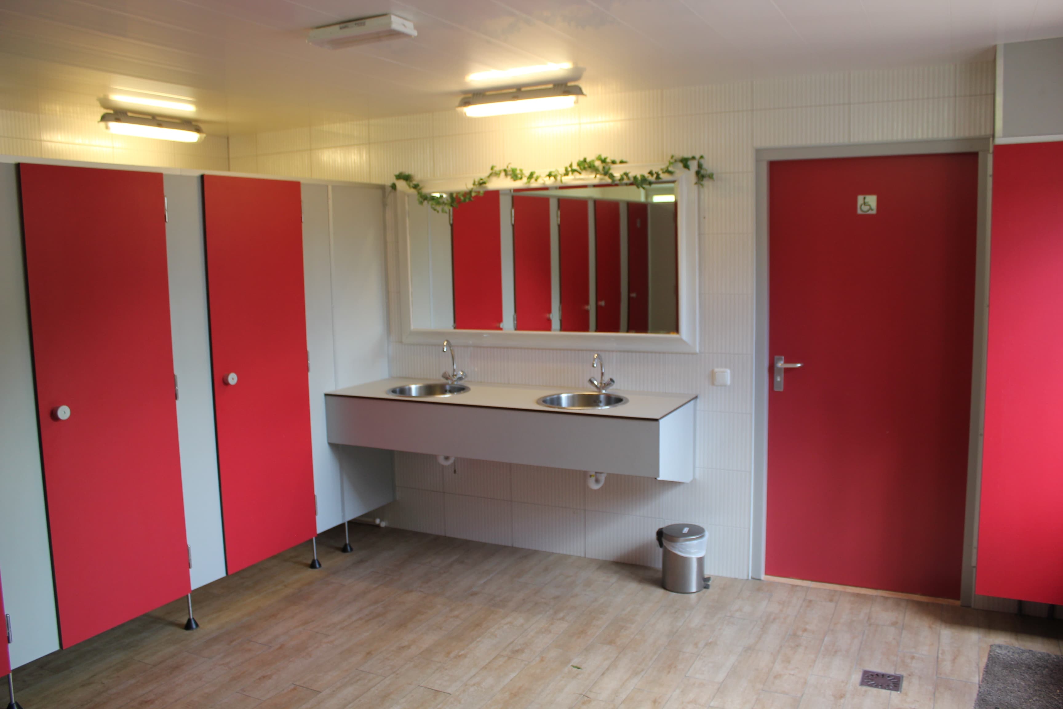 Recreatie- & Hertenboerderij De Weerd