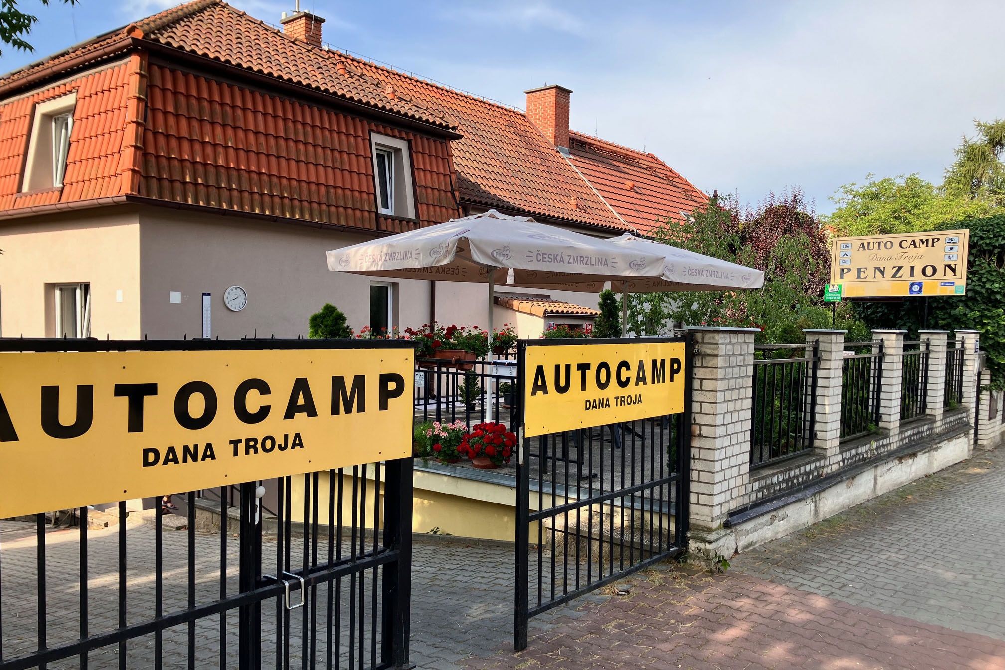 Camp Penzion Dana Troja