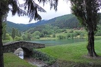 Les Chalets du Lac Belcaire.