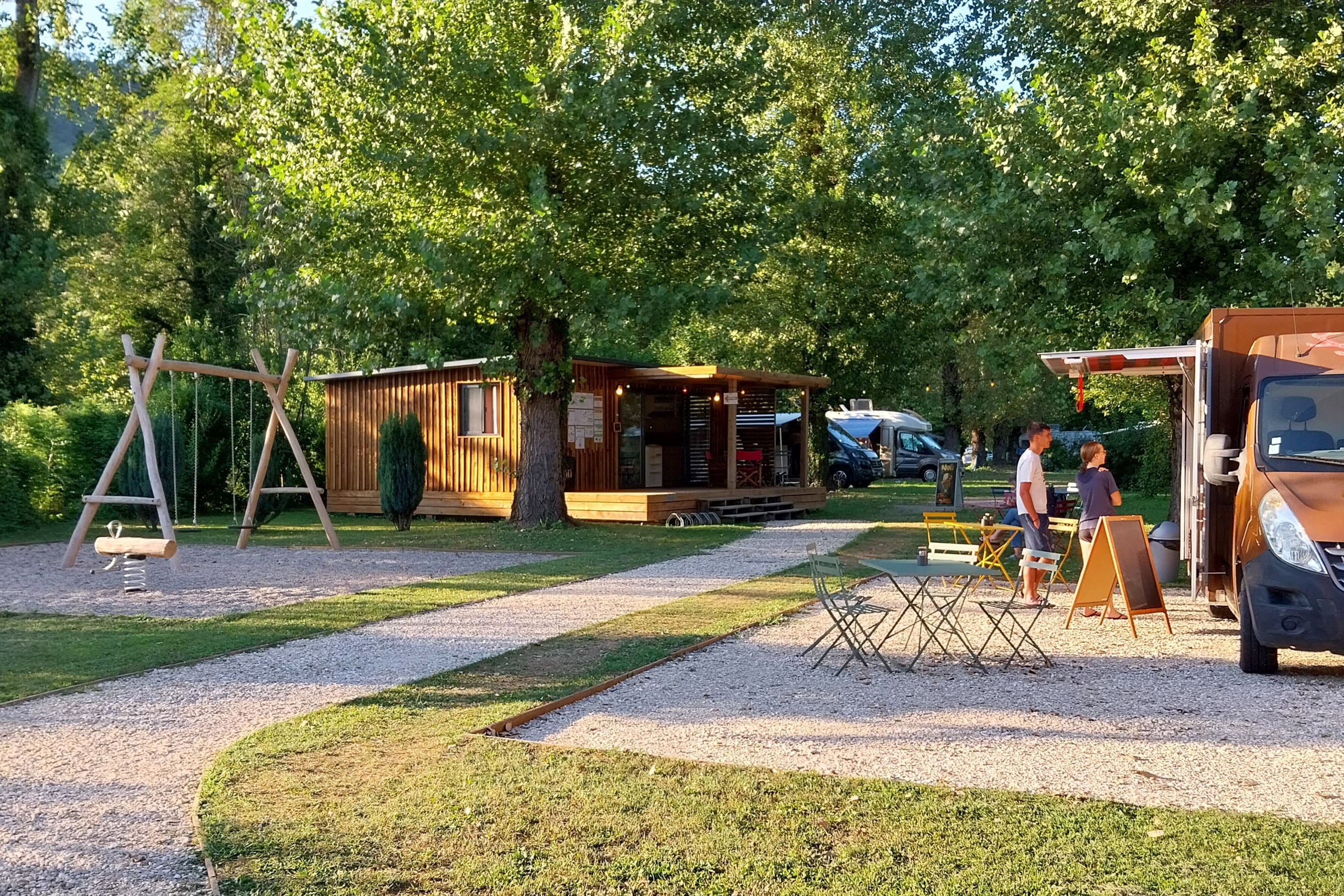 Camping Les Adoubes Onlycamp